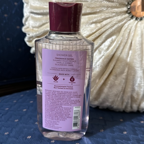 BATH & BODY WORKS SET. . . CANDIED VIOLET SORBET SCENT - Picture 4 of 6